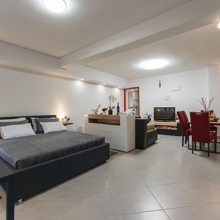 Studio Apartman Mirakul Zadar Exteriör bild